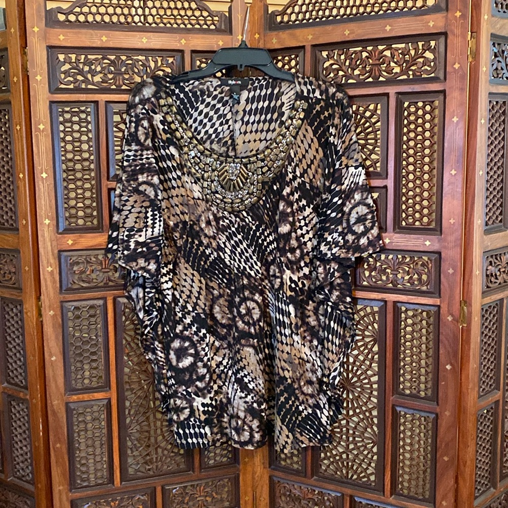 EUC - Style & Co - Geometric Patterned Butterfly Top With Beaded Accents